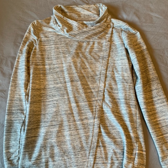 Wrap around sweater - Picture 1 of 1